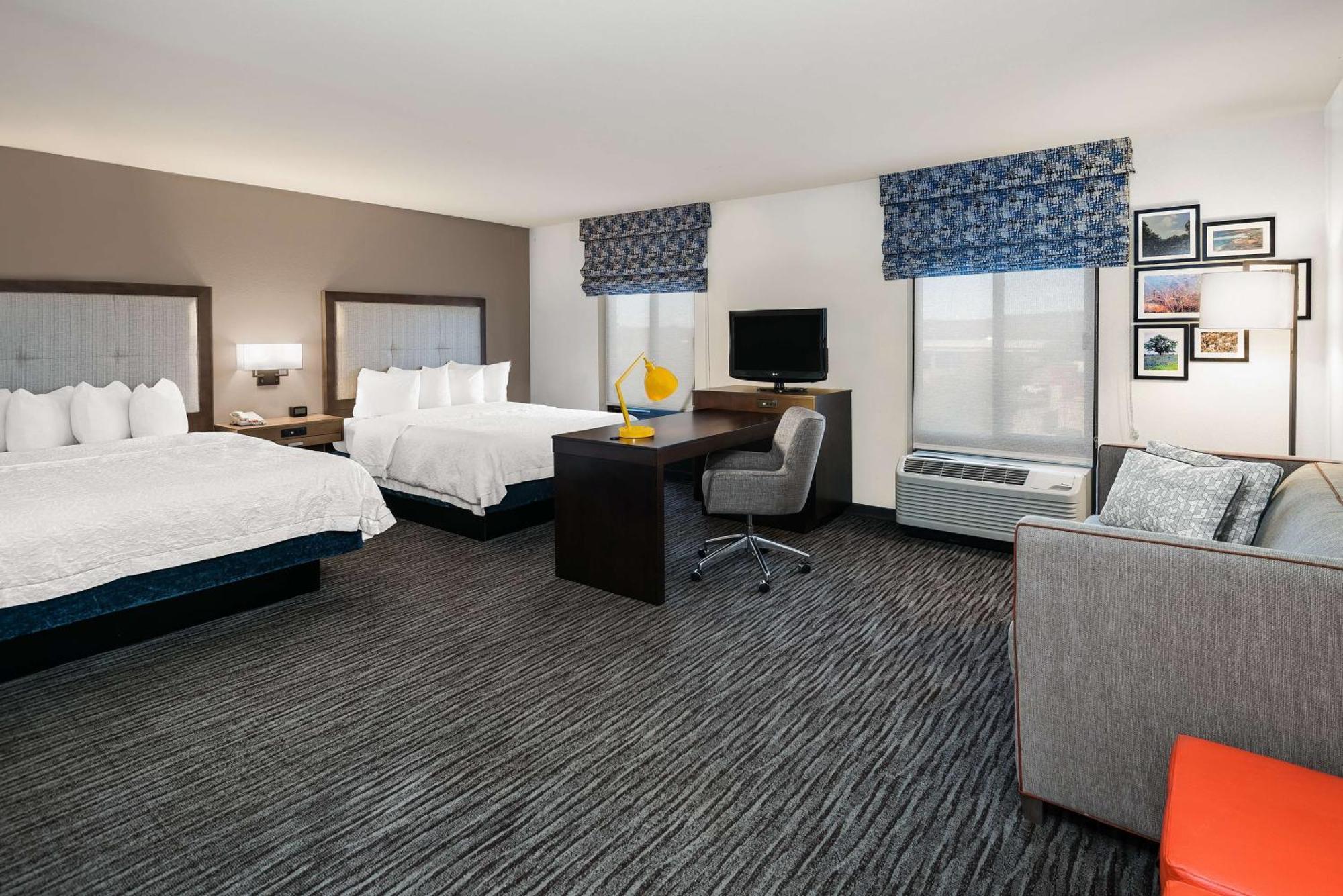 Hampton Inn&suites 3*