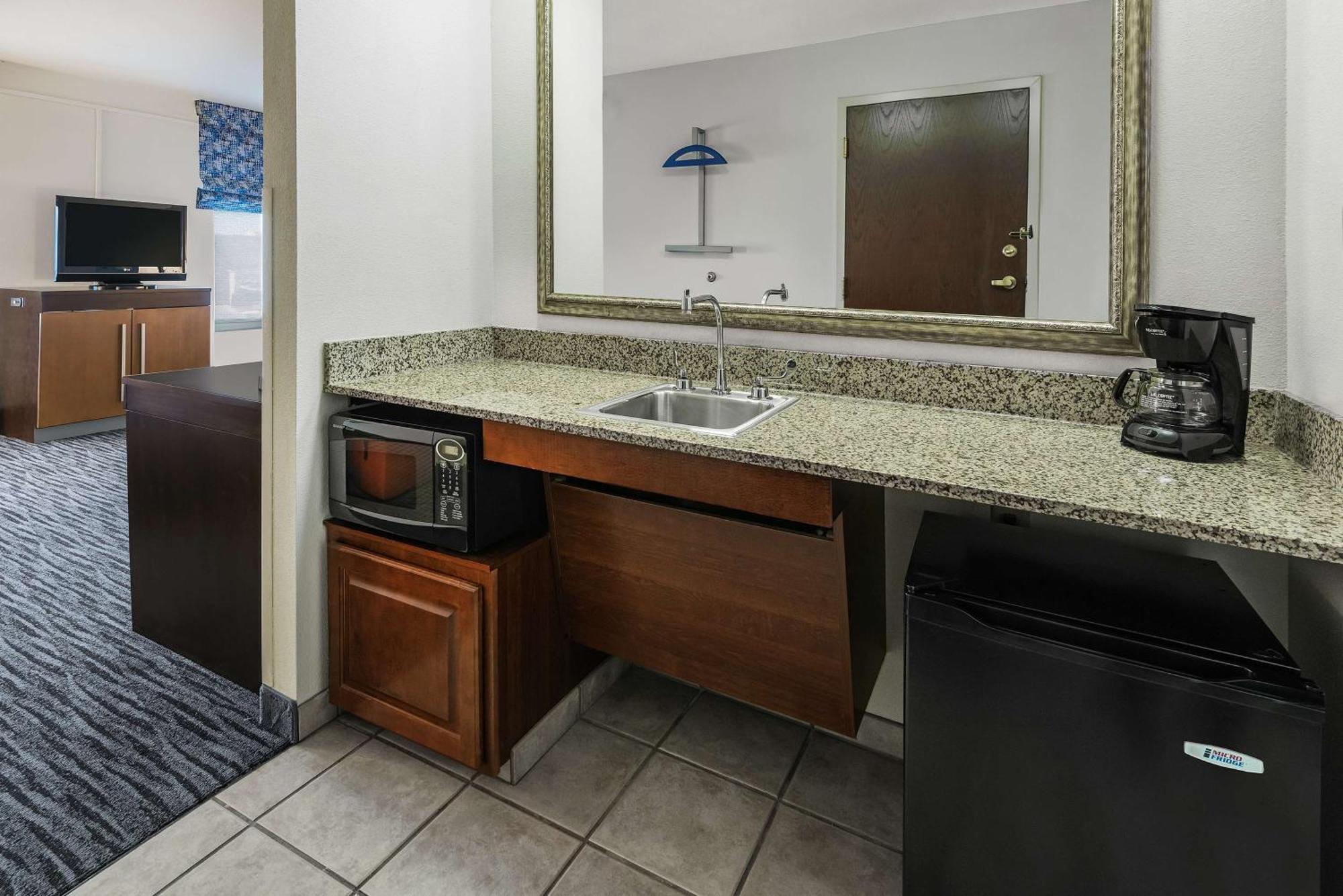 Hotel Hampton &