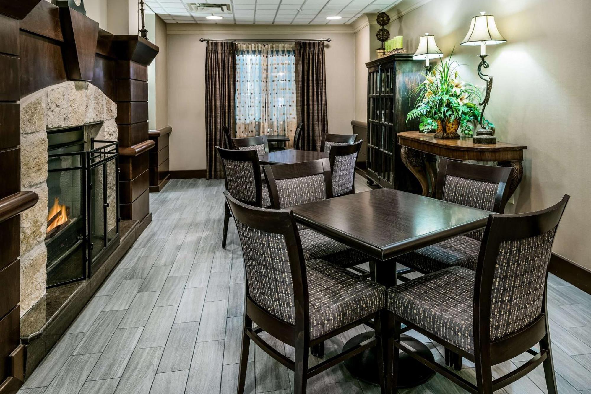 Hotel Hampton & San Marcos
