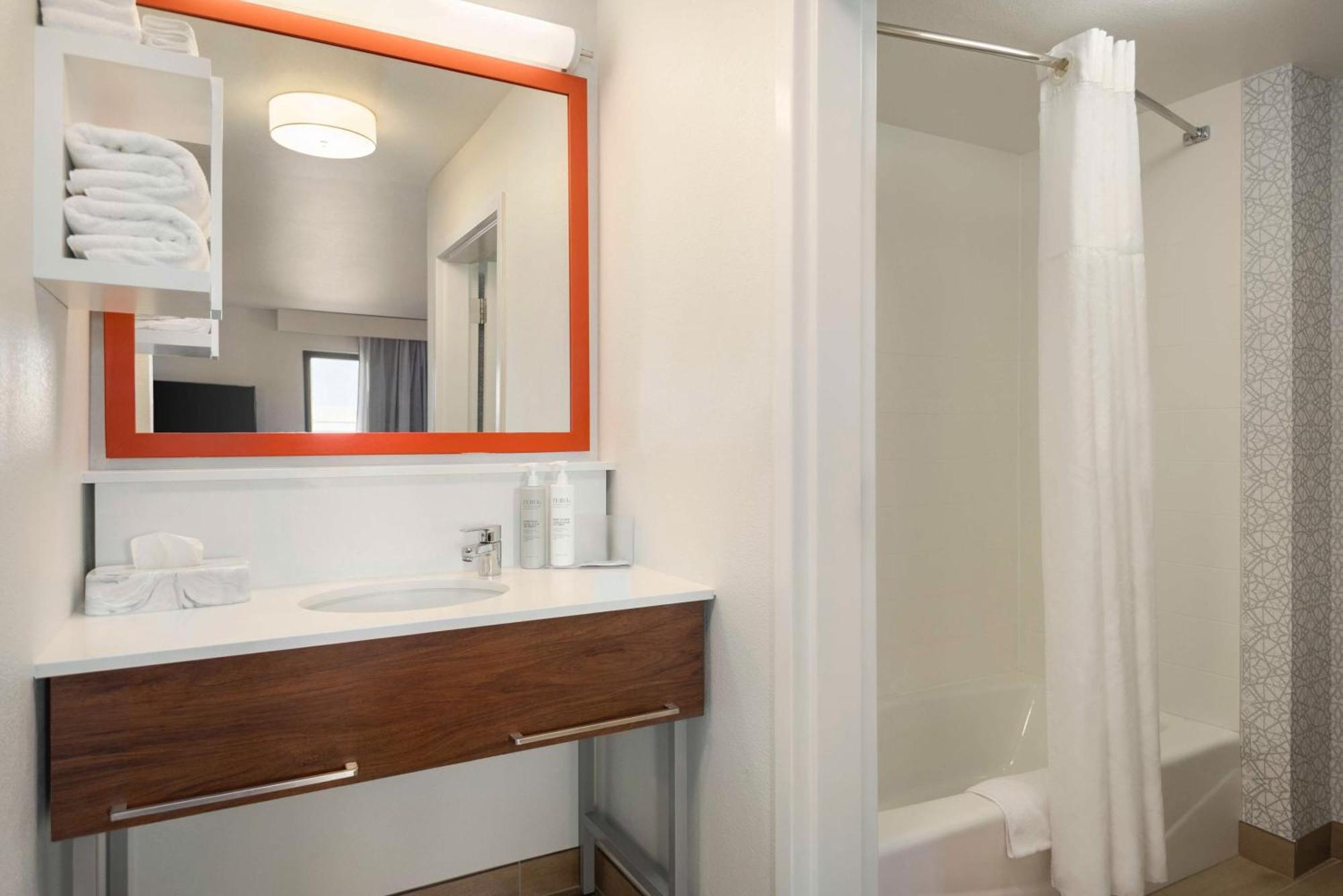 Hotel Hampton & 3*