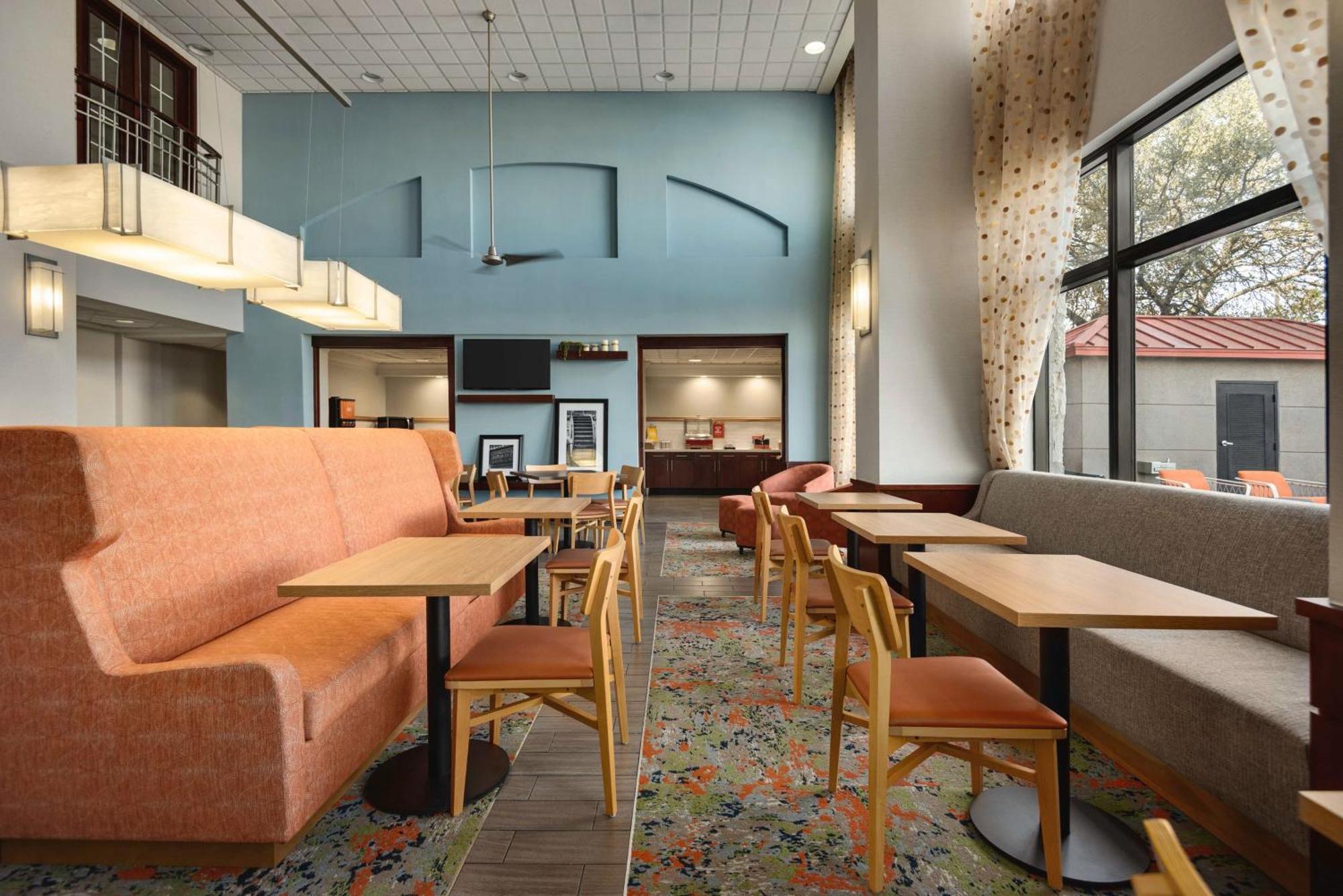 Hotel Hampton & 3*