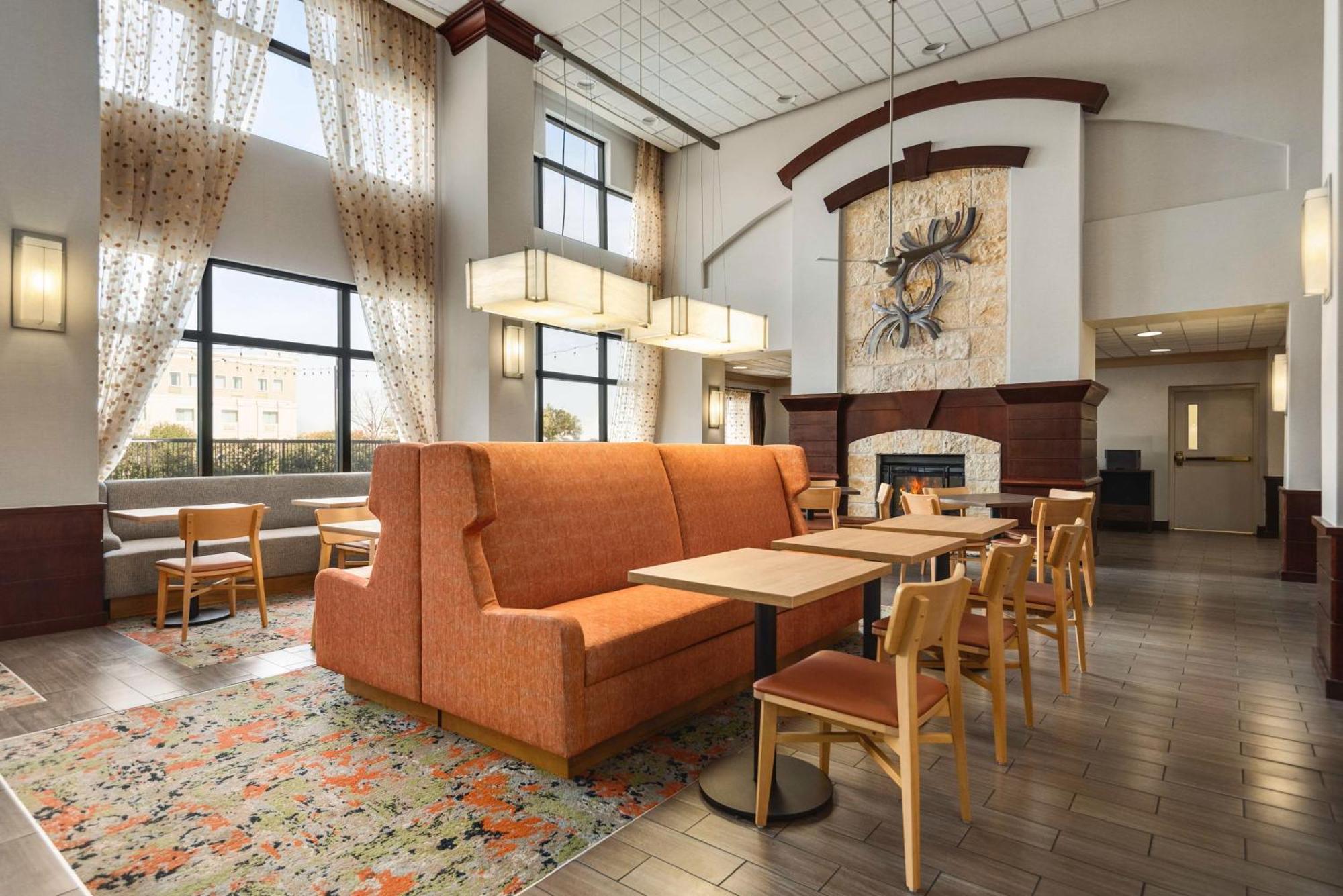 Hotel Hampton & San Marcos